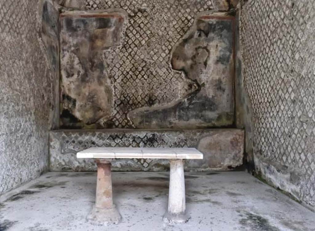 Herculaneum, April 2018. Sacred Area terrace, looking north in the shrine of Venus. Photo courtesy of Ian Lycett-King.
Use is subject to Creative Commons Attribution-NonCommercial License v.4 International